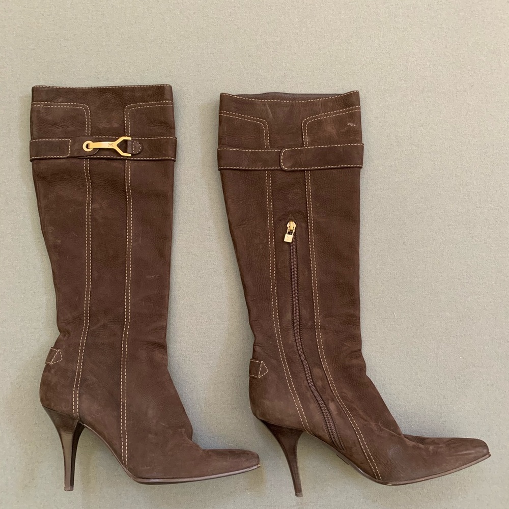 Pre loved Louis Vuitton boots with a heel